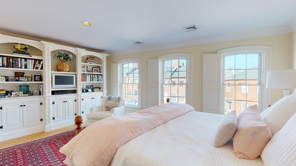 39 State St # 4