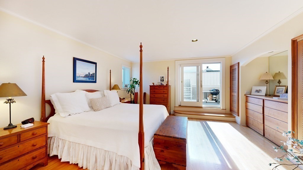 39 State St # 4