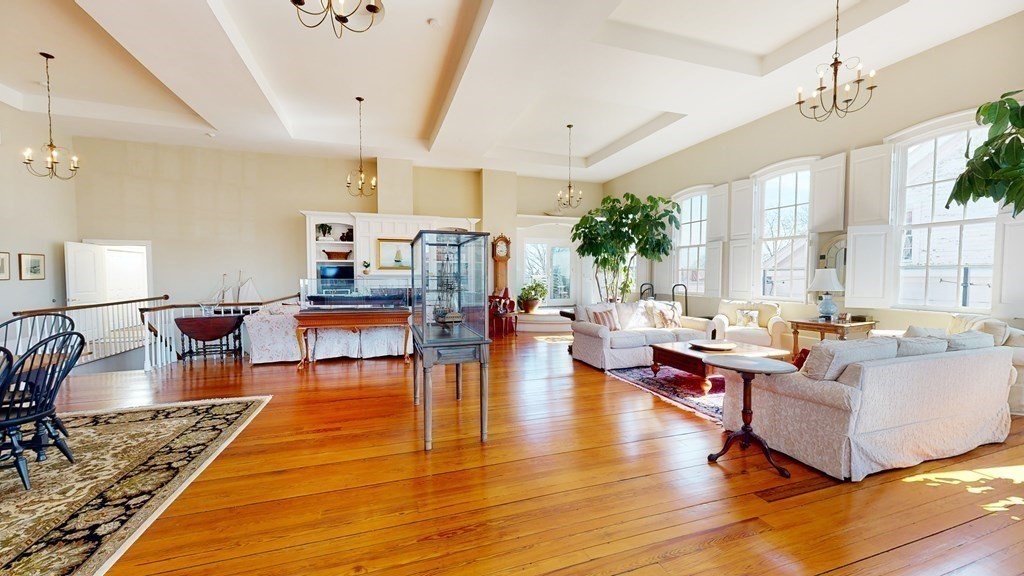 39 State St # 4
