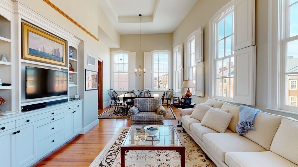 39 State St # 4
