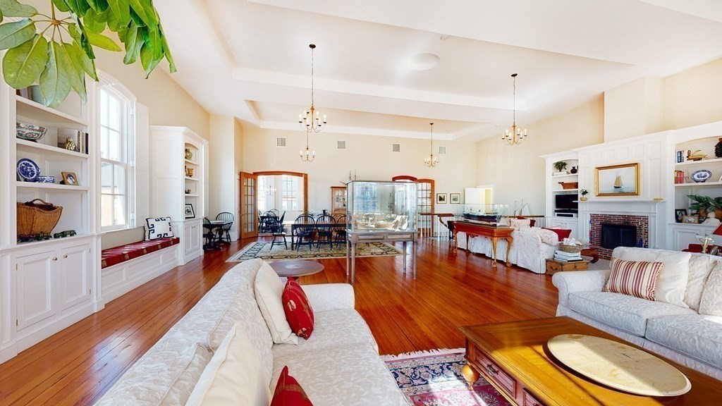 39 State St # 4