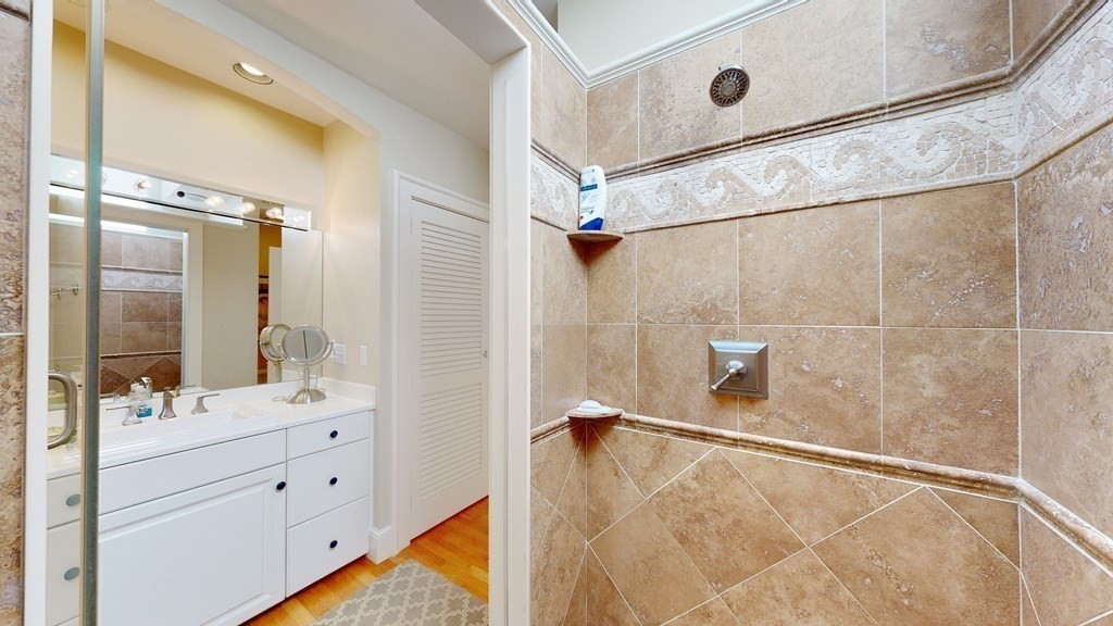 39 State St # 4