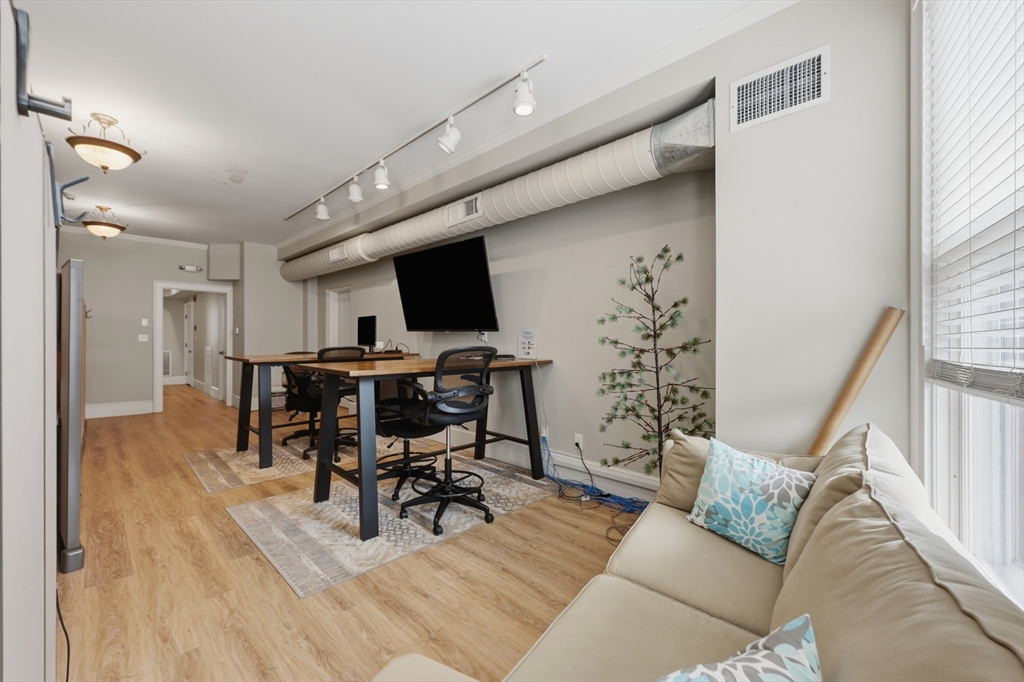 39 State St # 5