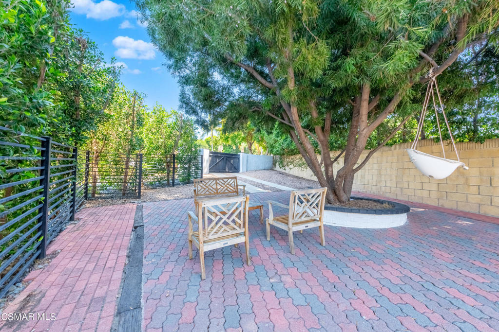 18942 El Moro Way