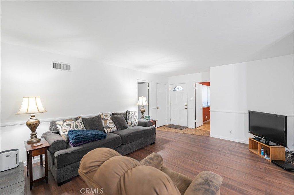 331 W Parkwood Avenue