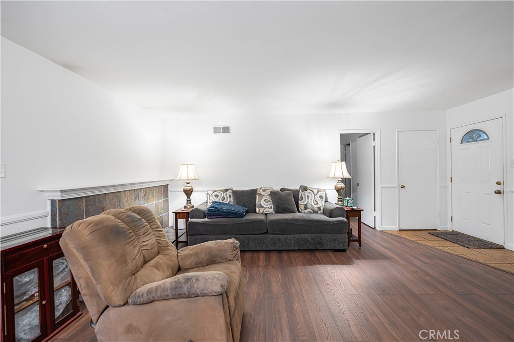 331 W Parkwood Avenue