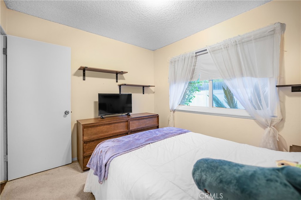 331 W Parkwood Avenue