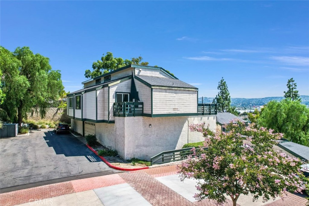 2041 Orchard Drive 17