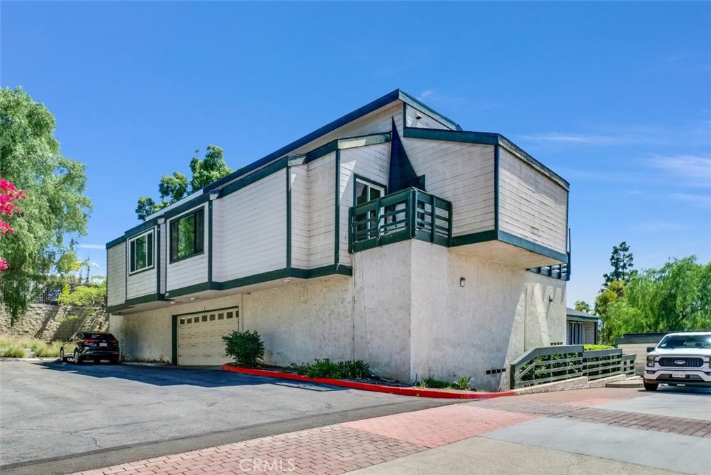 2041 Orchard Drive 17