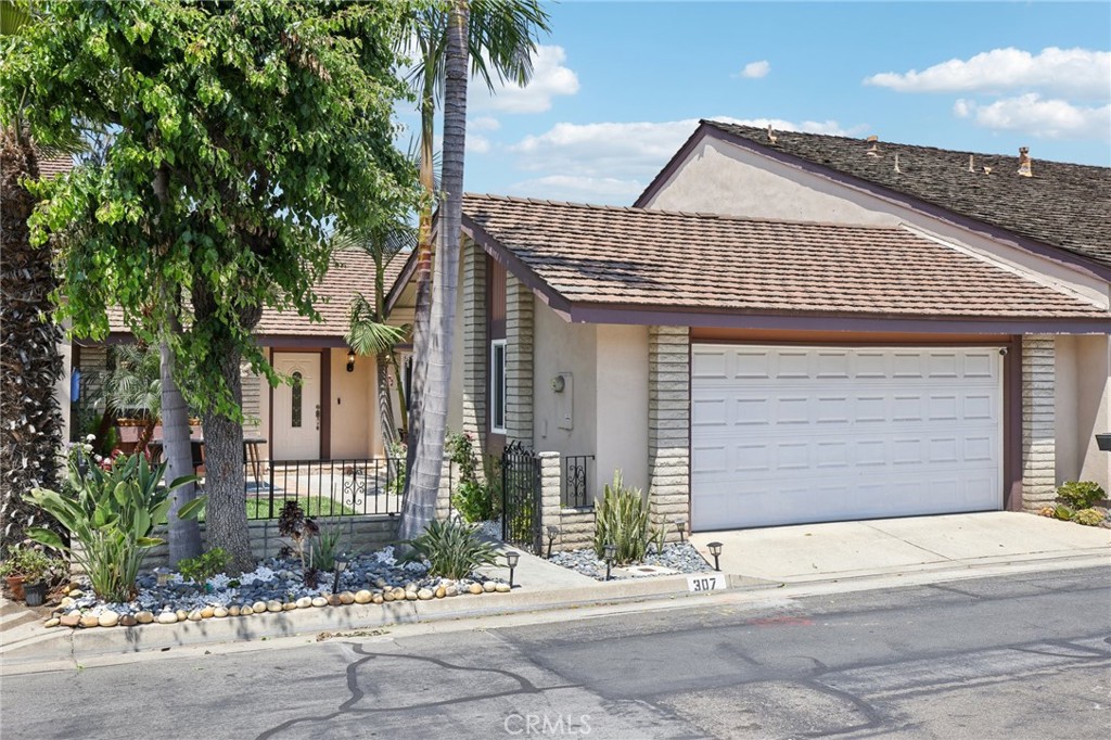 307 Dolores Circle