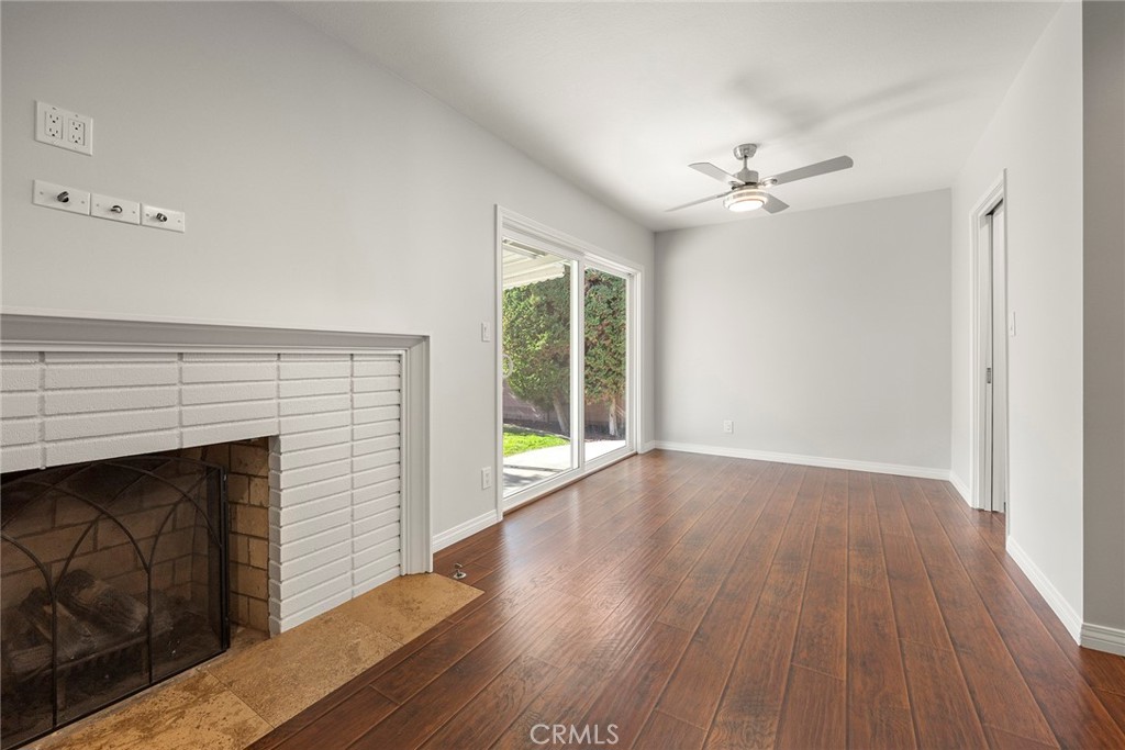 1472 W Roberta Avenue