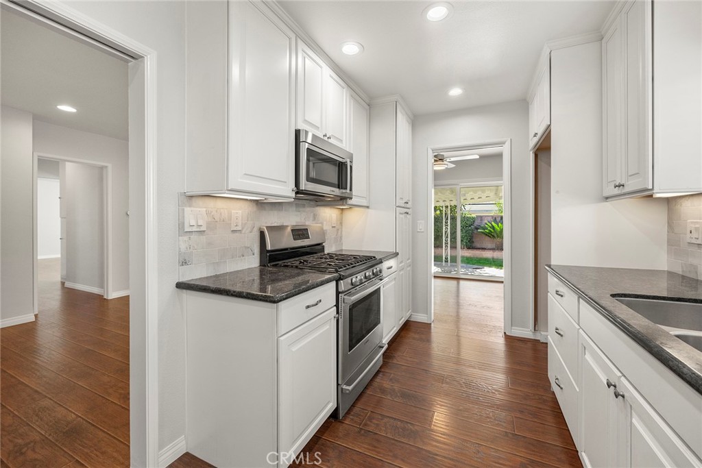 1472 W Roberta Avenue