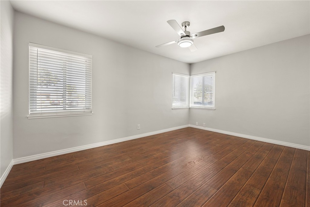 1472 W Roberta Avenue