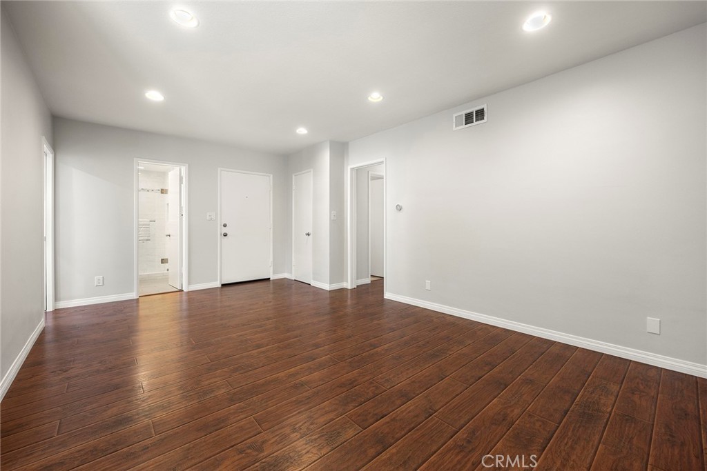 1472 W Roberta Avenue