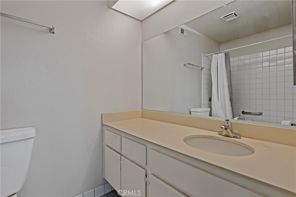 466 La Quinta Drive