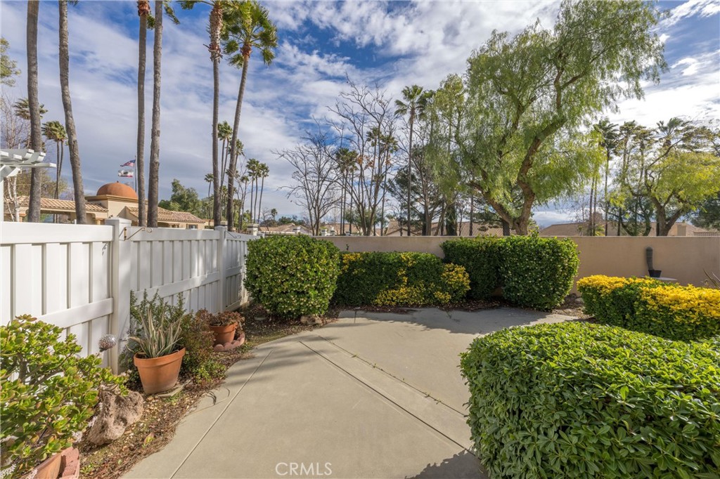 466 La Quinta Drive