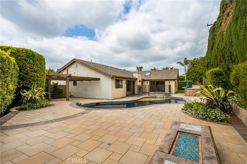 18092 Debi Lane