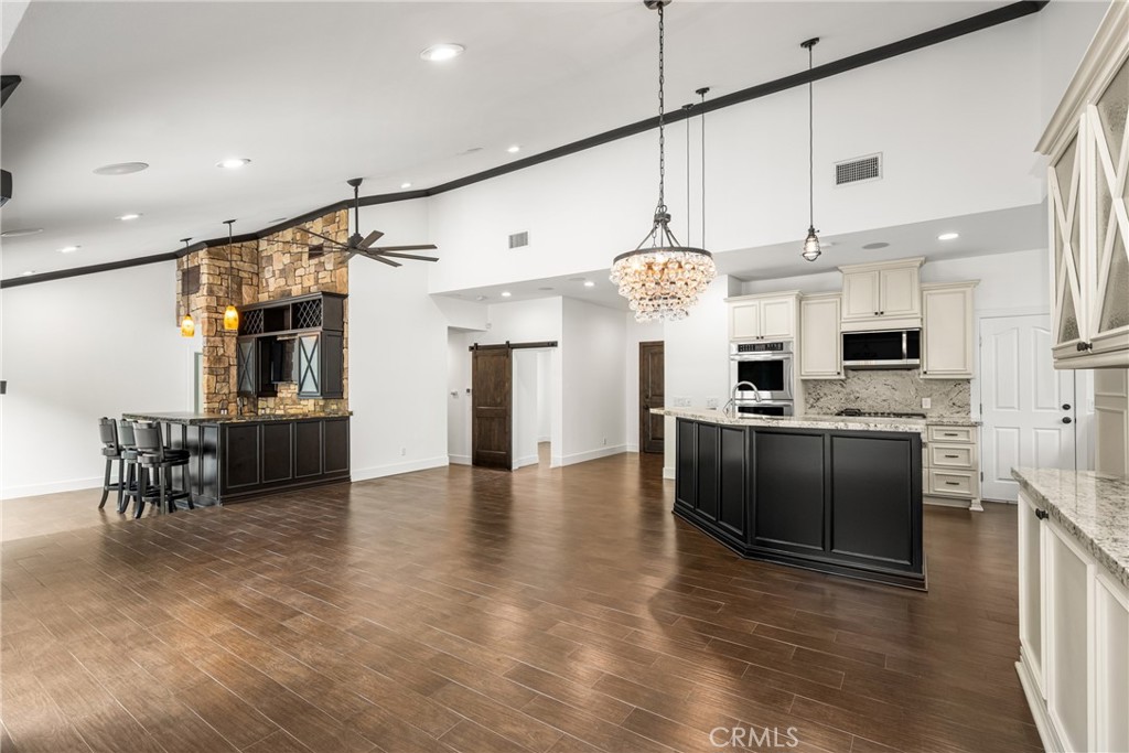 18092 Debi Lane