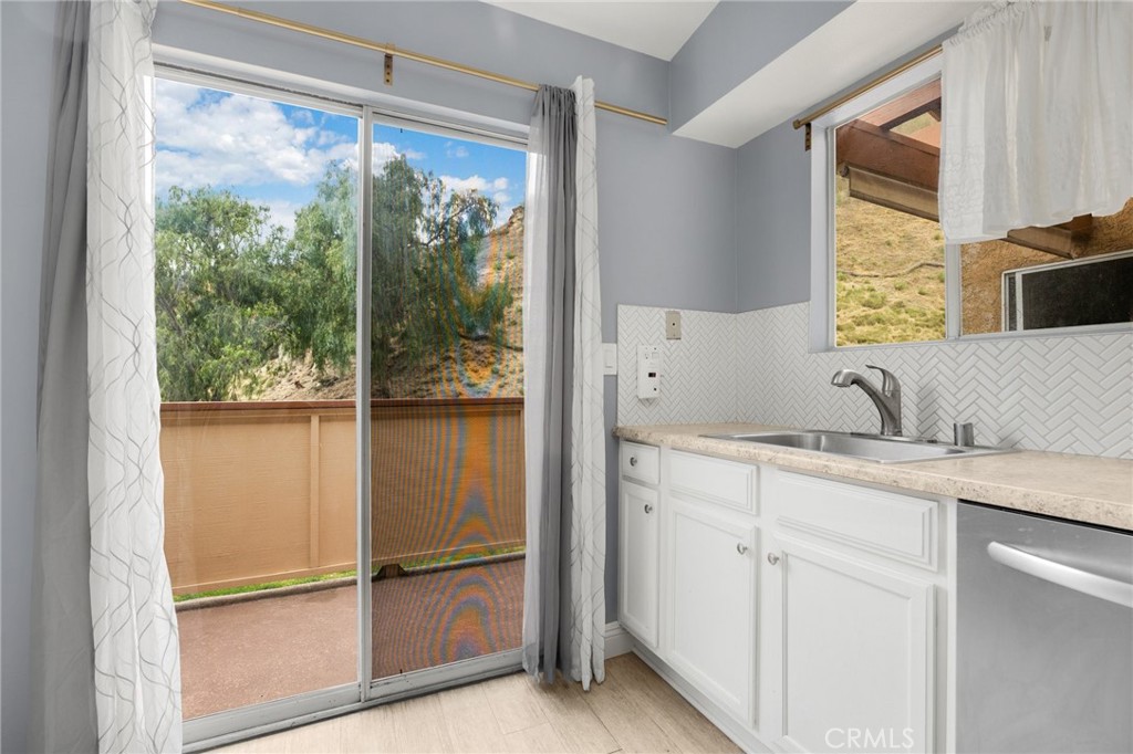 5140 Box Canyon Court 18E