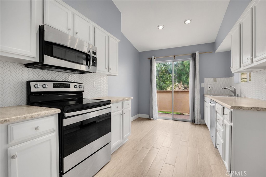 5140 Box Canyon Court 18E