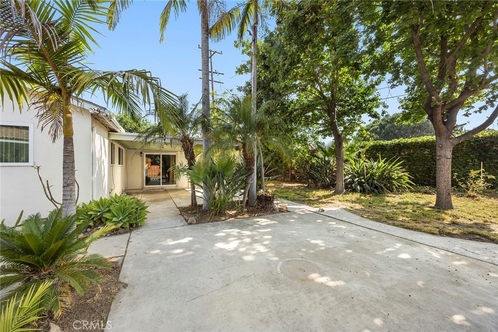 1426 E Cortney Place