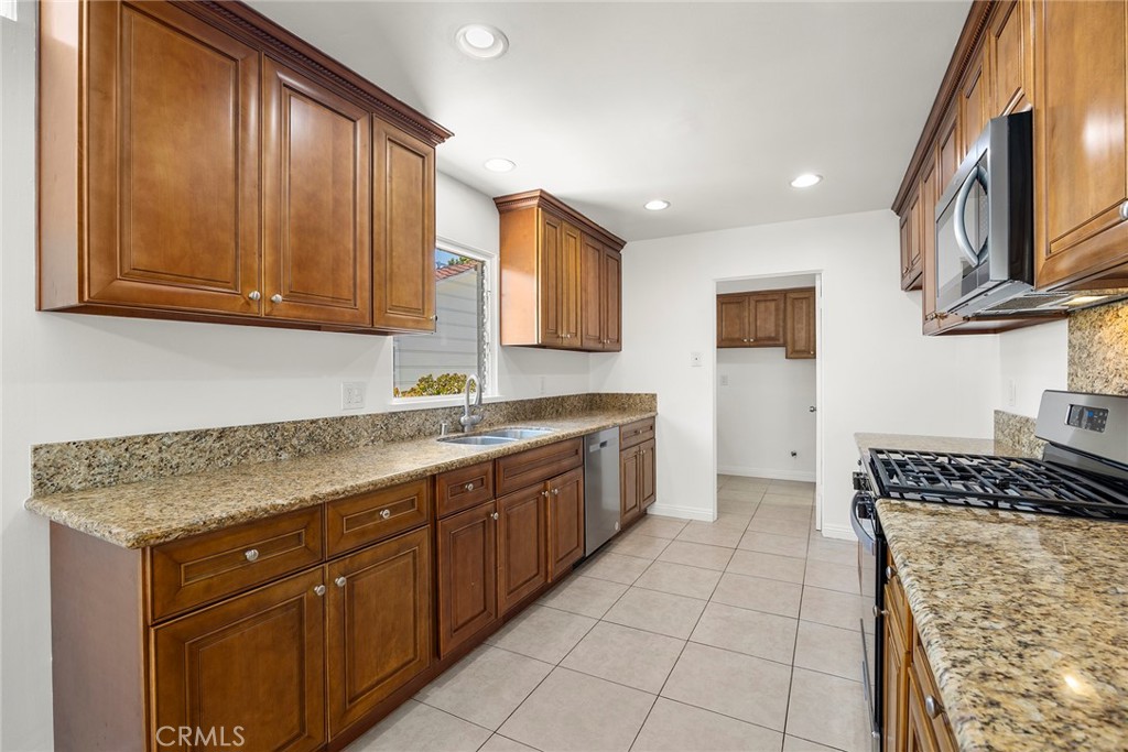 1420 W Katella Avenue