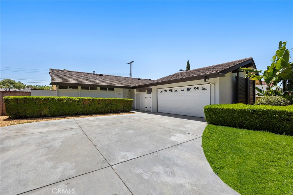 1420 W Katella Avenue