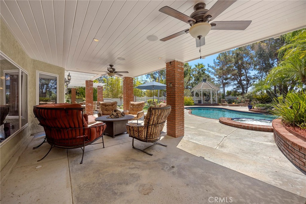 19225 Palm Vista