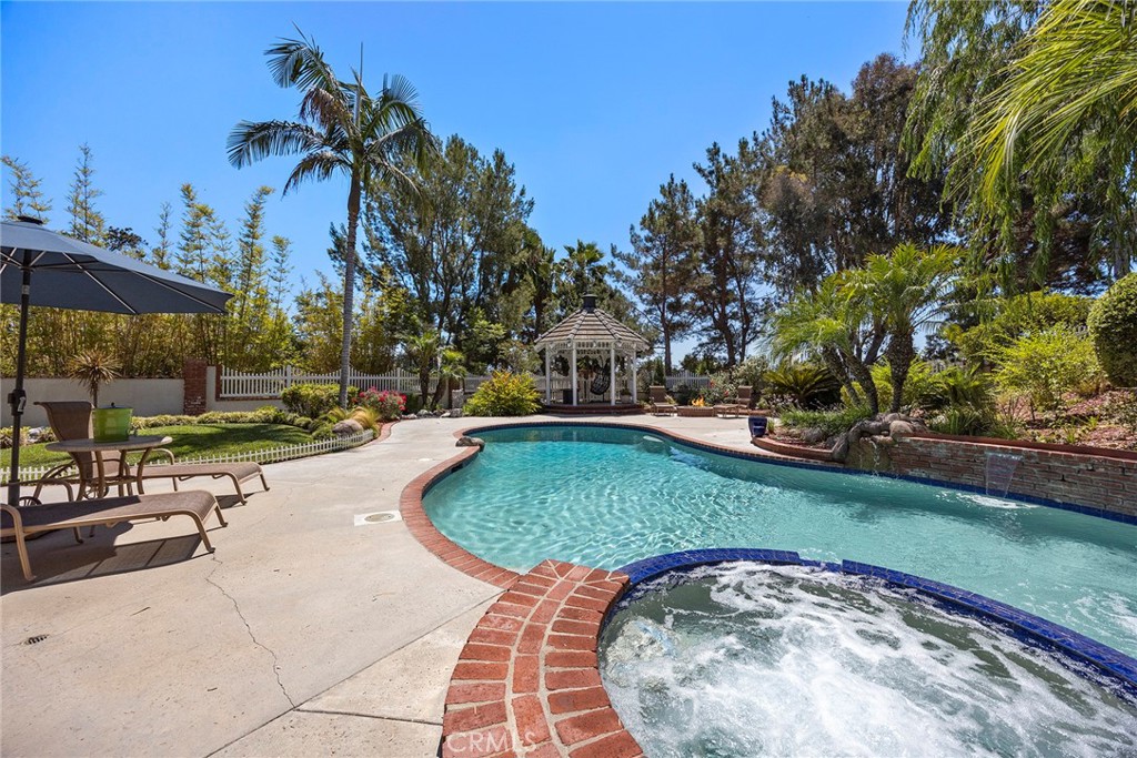 19225 Palm Vista