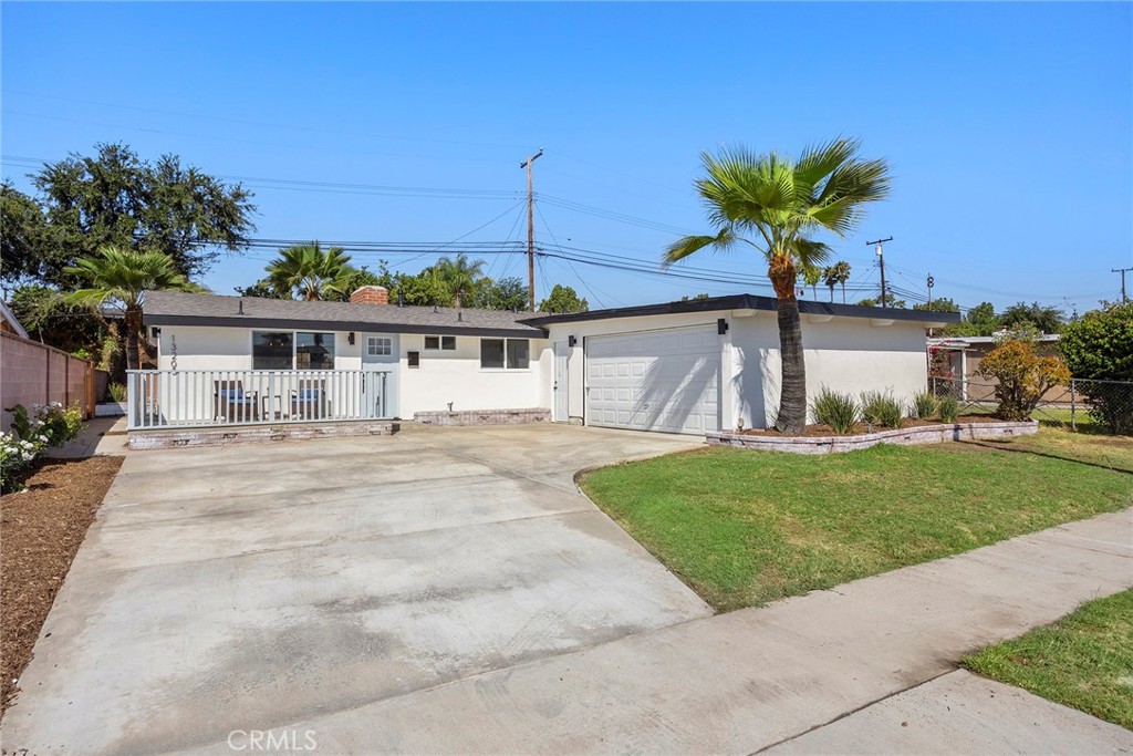 13203 Sunnybrook Lane