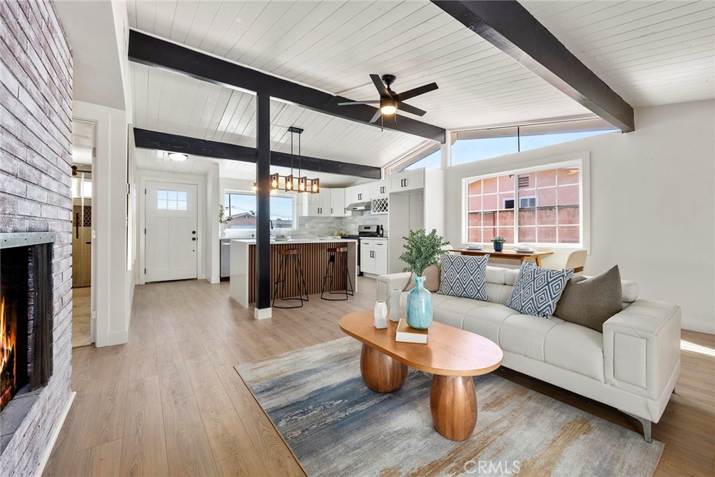 13203 Sunnybrook Lane