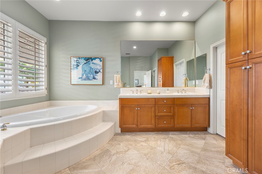 5695 Vista Del Mar