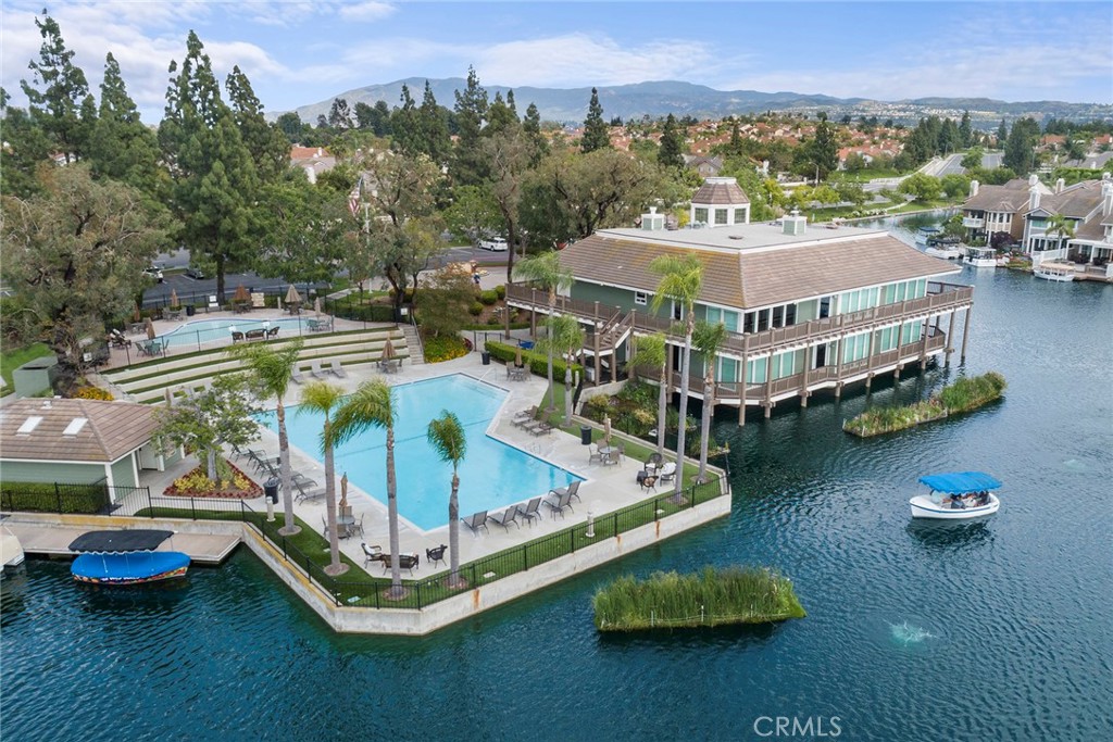 5695 Vista Del Mar