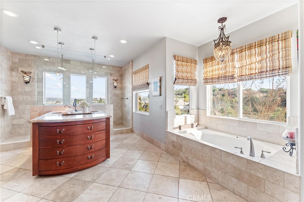 1800 W Cooper Court
