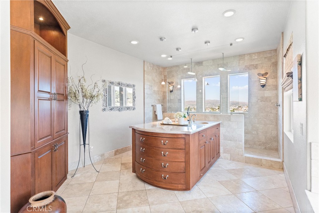 1800 W Cooper Court