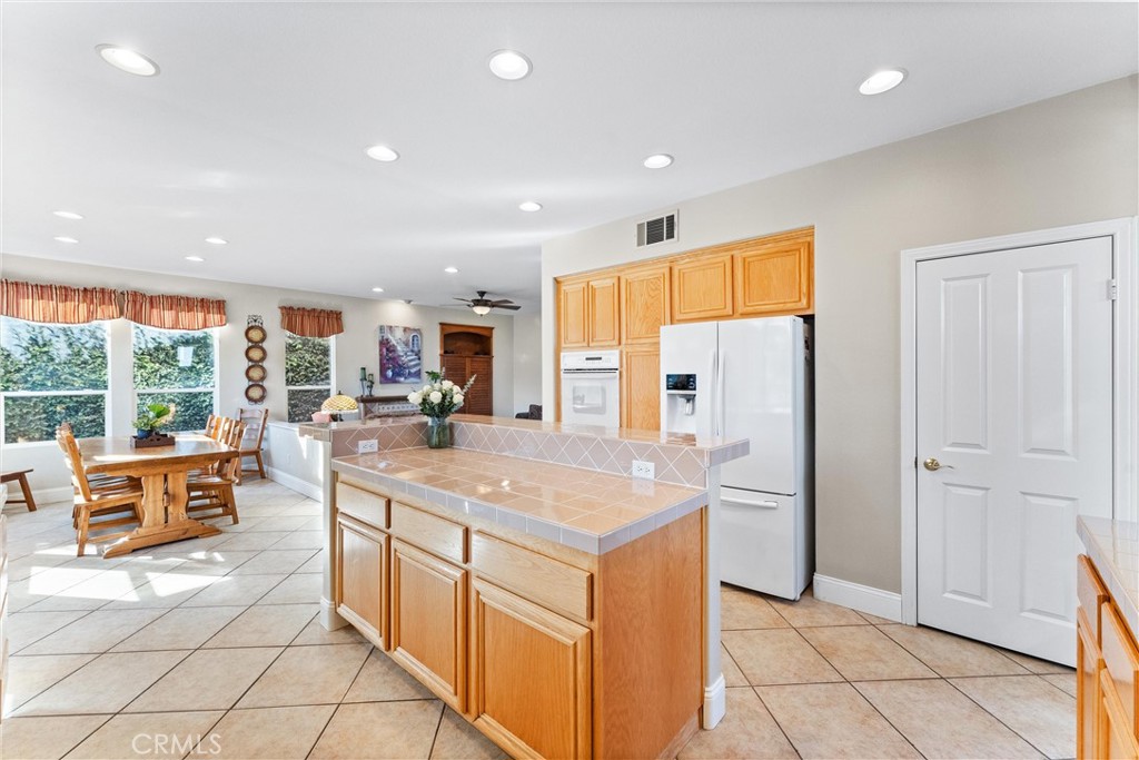 1800 W Cooper Court