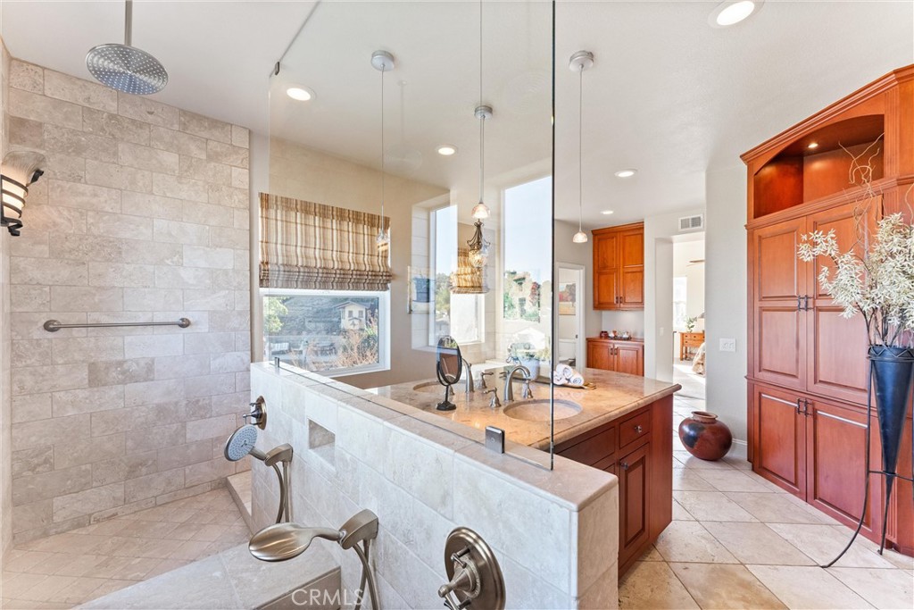 1800 W Cooper Court
