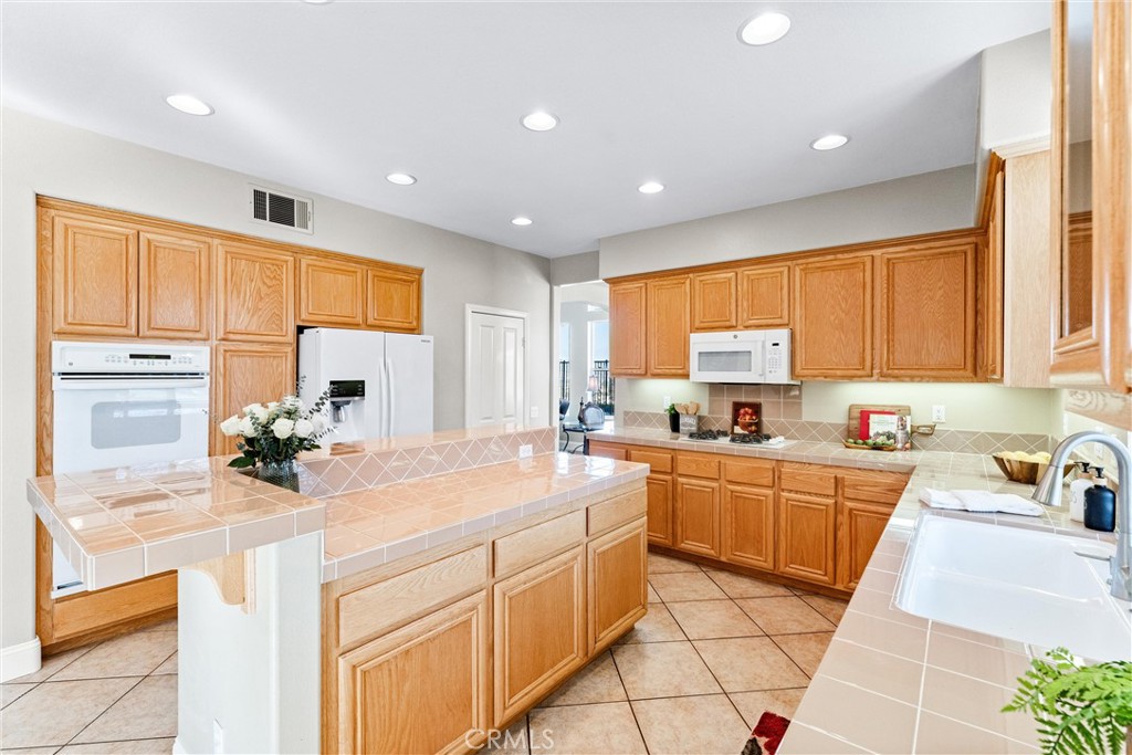 1800 W Cooper Court