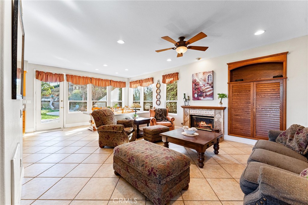 1800 W Cooper Court
