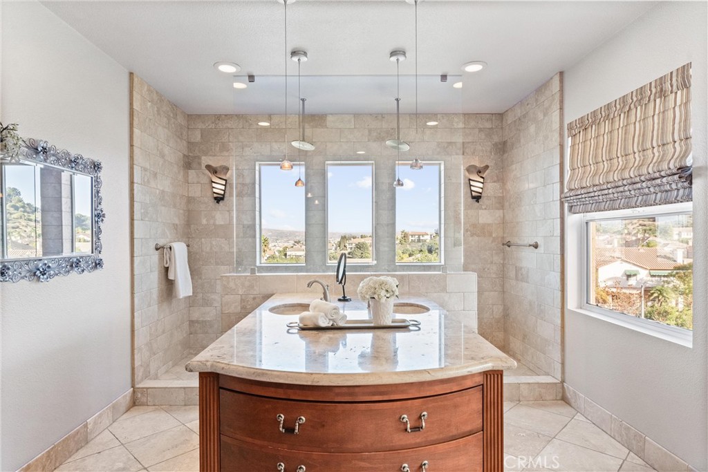 1800 W Cooper Court