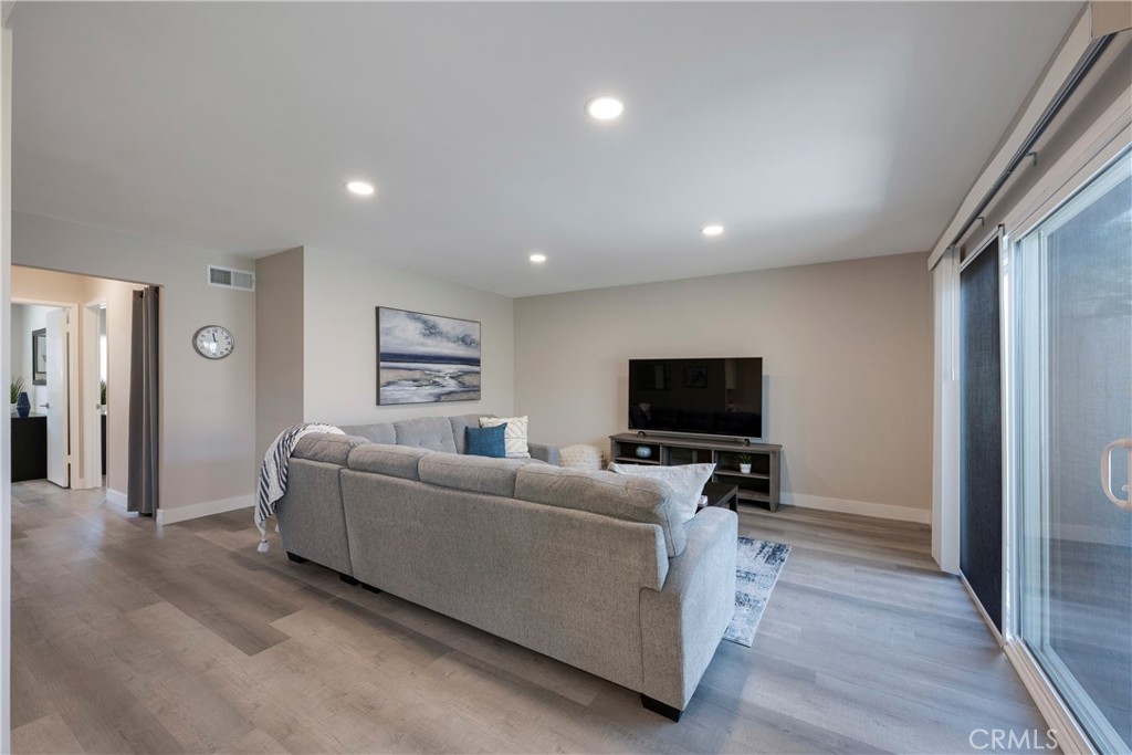 824 E Fairway Drive