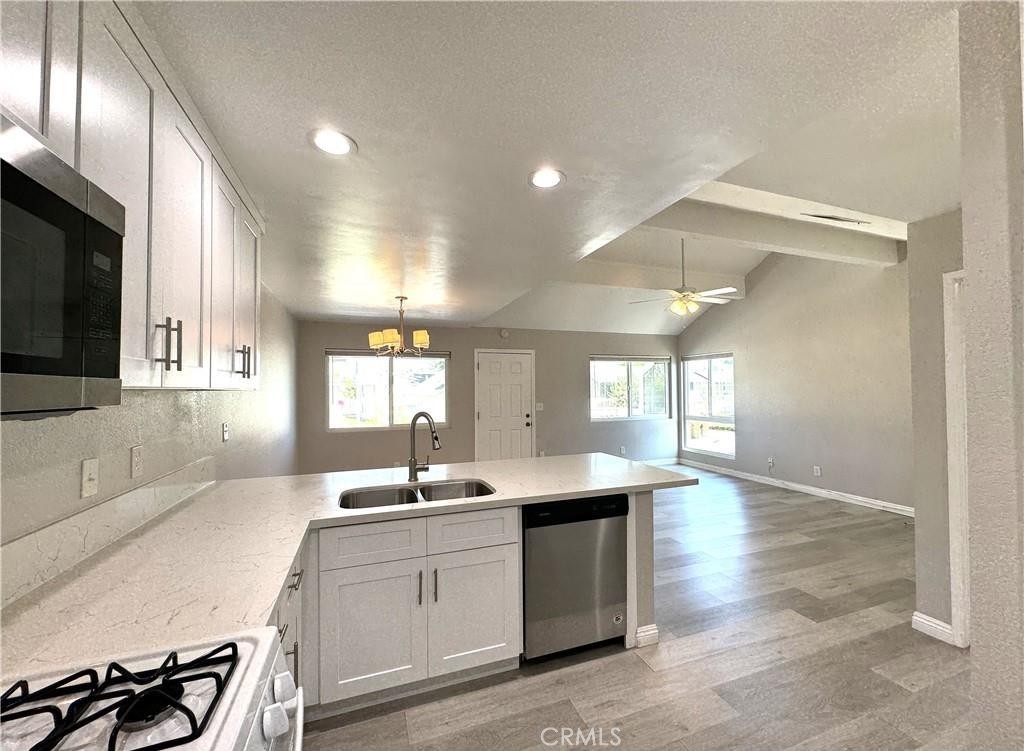 700 W Walnut Avenue 8