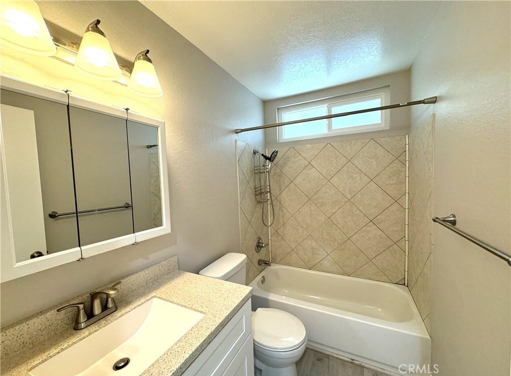 700 W Walnut Avenue 8