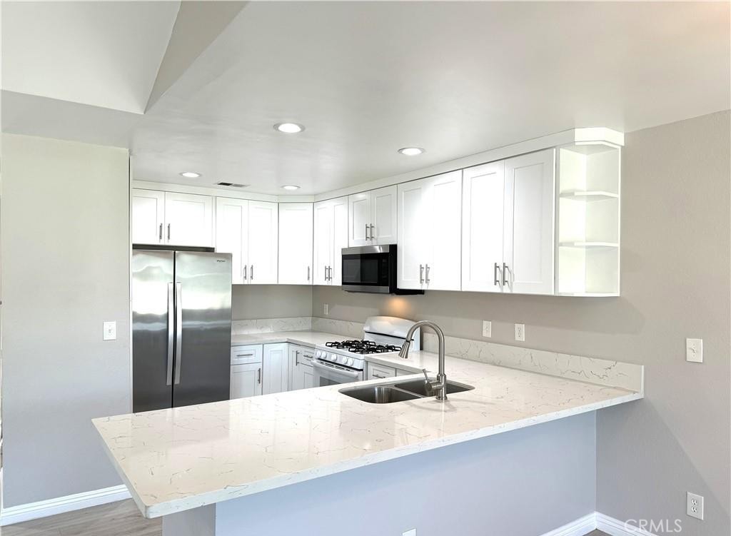 700 W Walnut Avenue 8