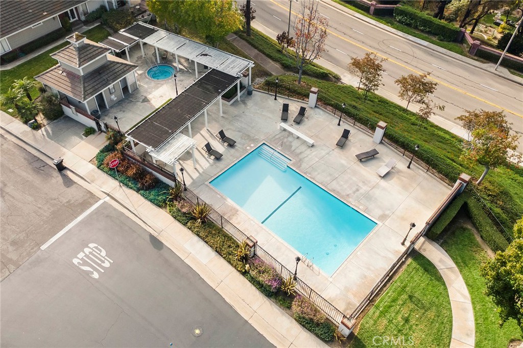 532 S Westford