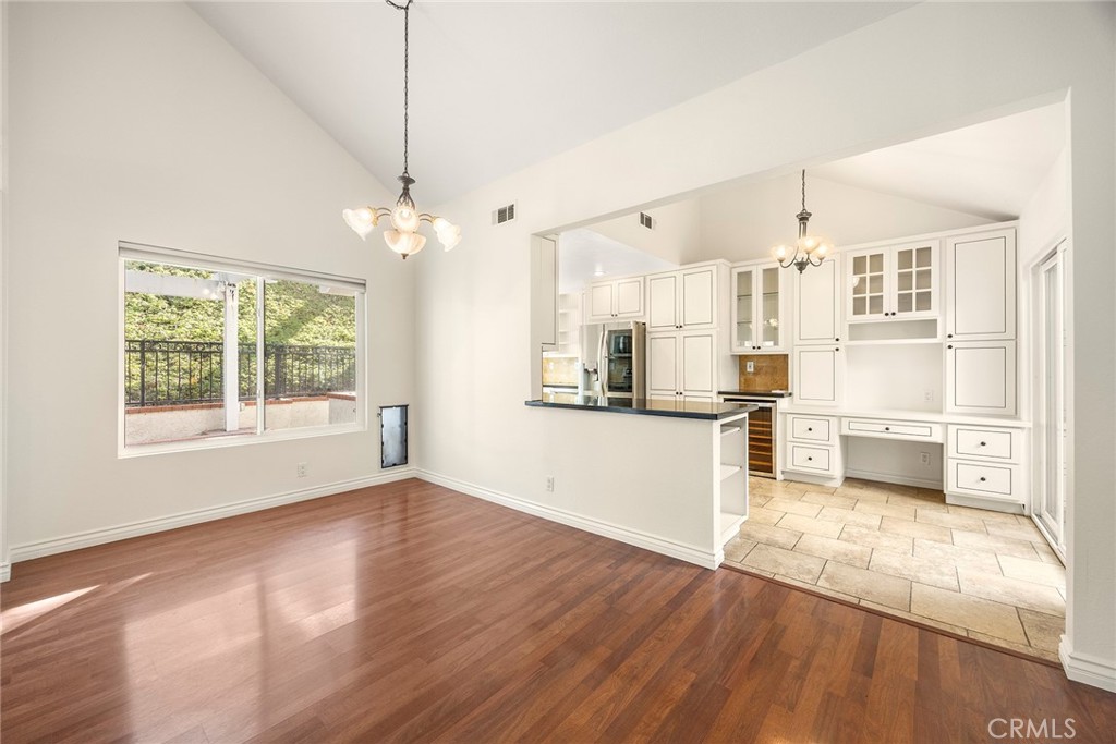 532 S Westford