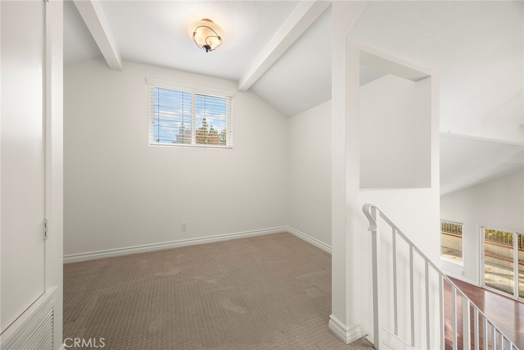 532 S Westford
