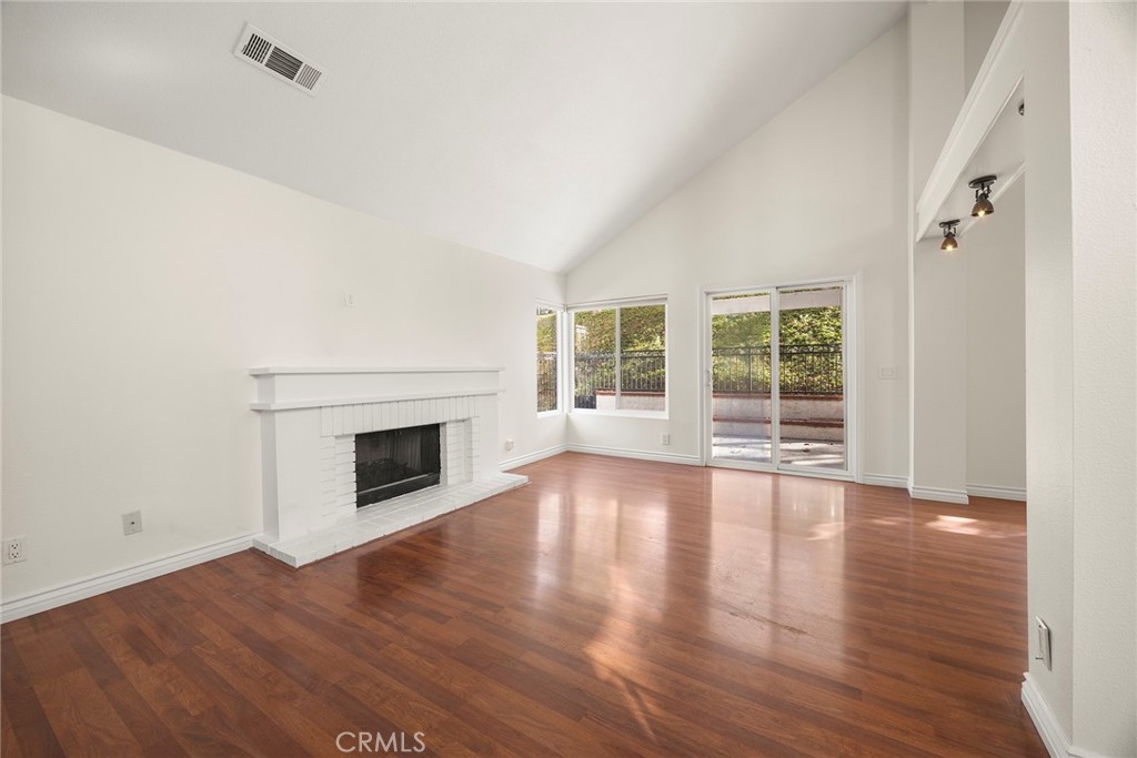 532 S Westford