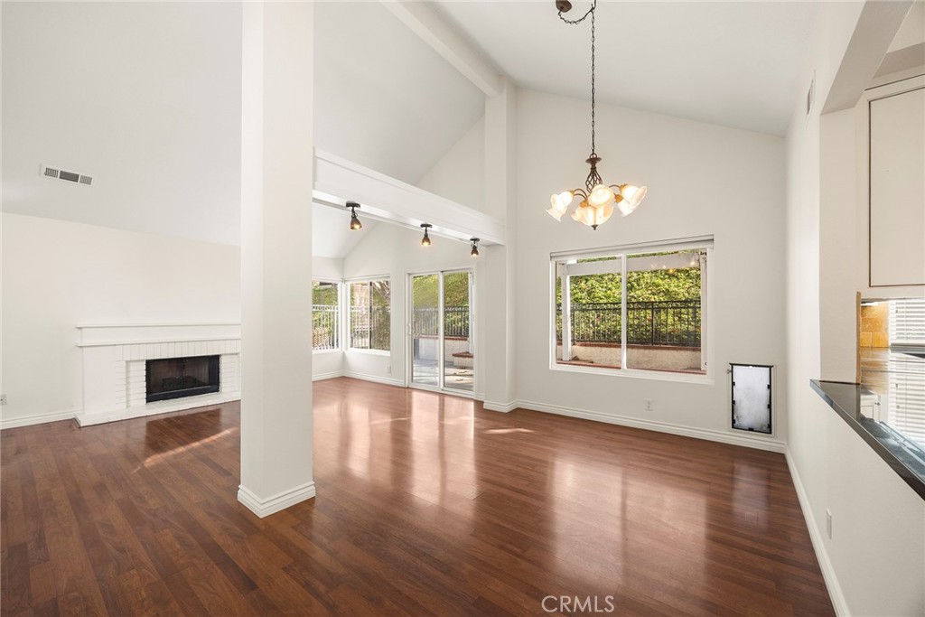 532 S Westford