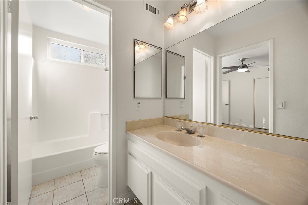 532 S Westford